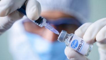 El gobierno de Estados Unidos sorprendió al mundo en la víspera al anunciar que apoyaría el levantamiento de las patentes de las vacunas anticovid,