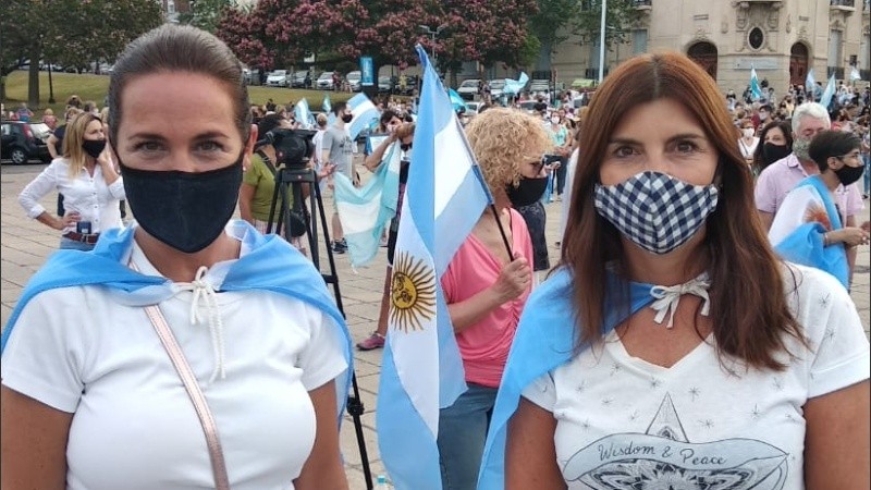Anita Martínez y Germana Figueroa Casas.
