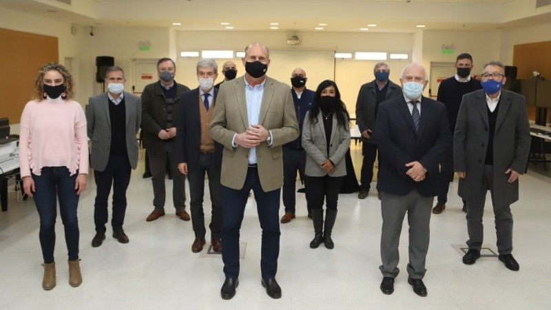 Perotti y Lifschitz, cara a cara –o barbijo a barbijo– este martes en la ciudad de Santa Fe.