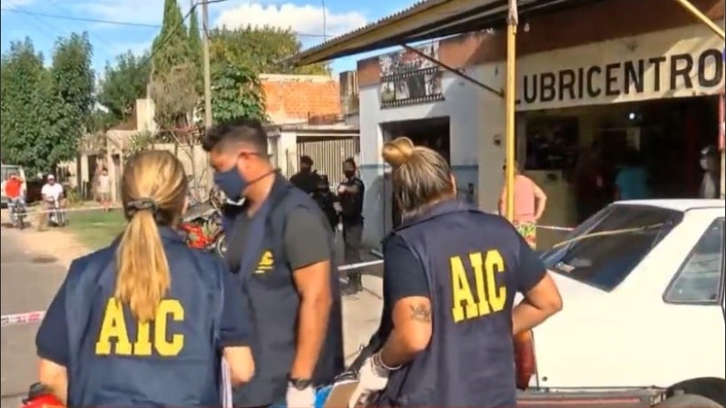 Había un fuerte despliegue policial en la cuadra.