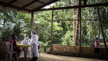 Personal de salud en la zona rural de Manaos, Amazonas de Brasil.