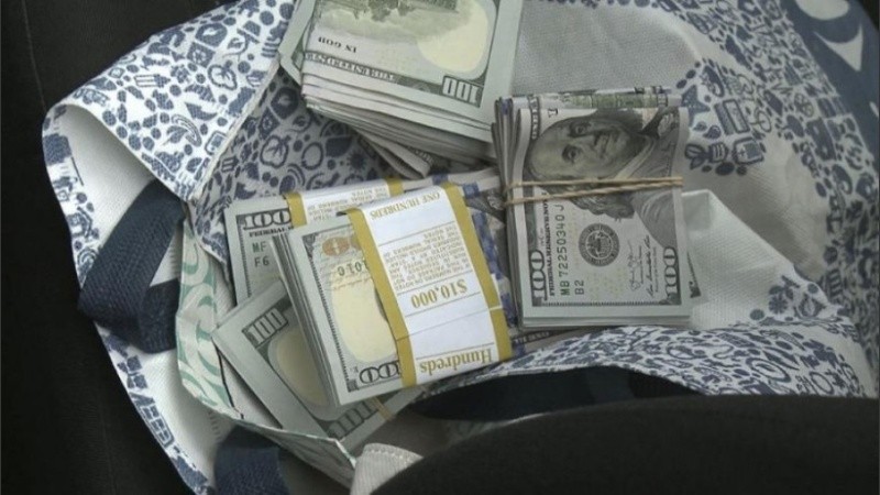 La víctima arregló el encuentro luego de ver una publicación en la que unas personas ofrecían cambio de divisas.    