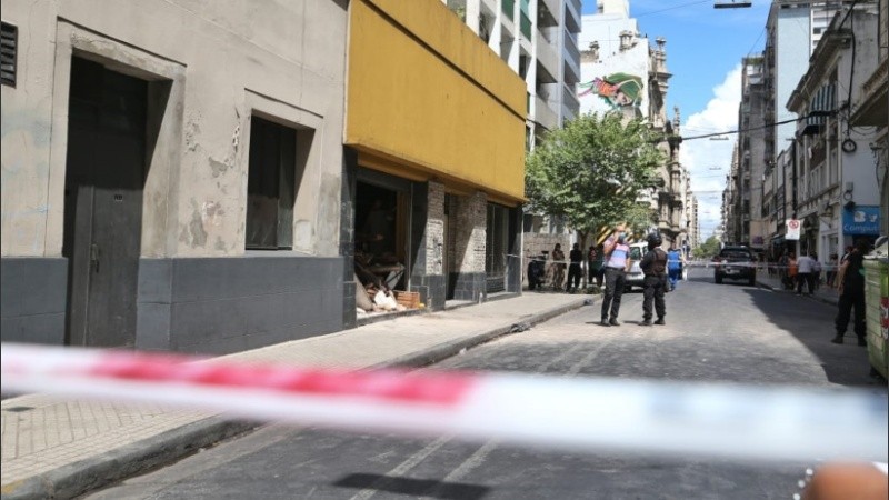 El derrumbe del techo de la verdulería en pleno centro de Rosario. 