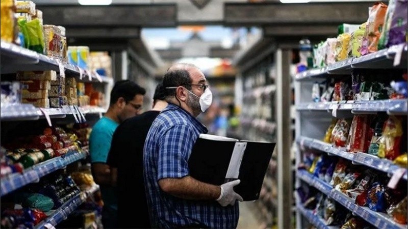 Desde el Gobierno hablaron sobre la continuidad del programa Precios Máximos. 