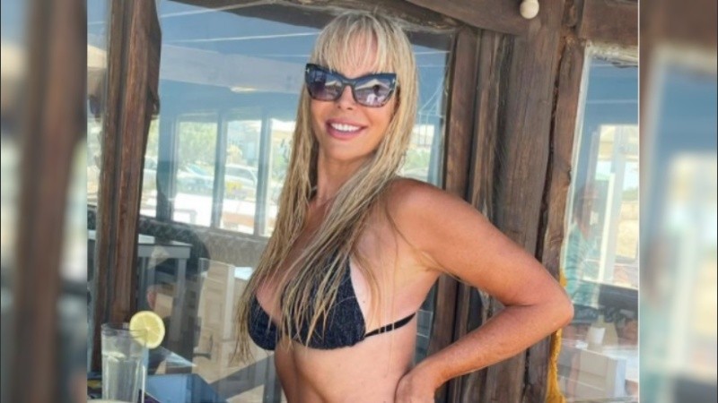 “Mediodía en la playa y nada mejor que este súper sándwich”. escribió Graciela Alfano.