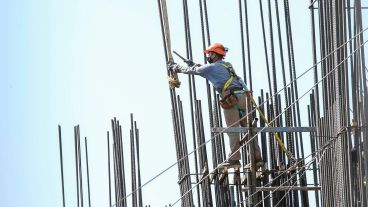 La desocupación mejoró en el Gran Rosario pero sigue entre las más altas del país.
