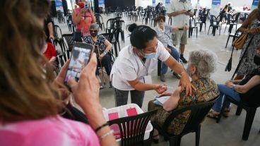 Con respecto a la campaña de vacunación, ya son 88.164 los santafesinos que fueron inoculados