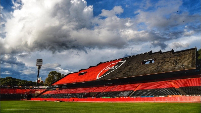 Para el club del Parque, Burgos puede entrenar y dirigir el viernes en el Coloso.