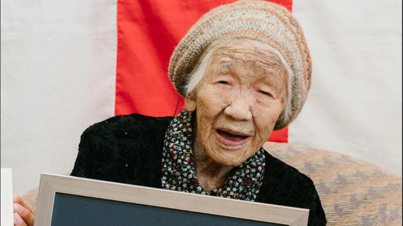 Hasta ahora, la persona de mayor edad que había llevado la llama olímpica era la brasileña Aida Gemanque, que tenía 106 años cuando hizo su relevo antes de los Juegos Olímpicos de Río 2016.