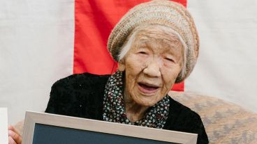 Hasta ahora, la persona de mayor edad que había llevado la llama olímpica era la brasileña Aida Gemanque, que tenía 106 años cuando hizo su relevo antes de los Juegos Olímpicos de Río 2016.