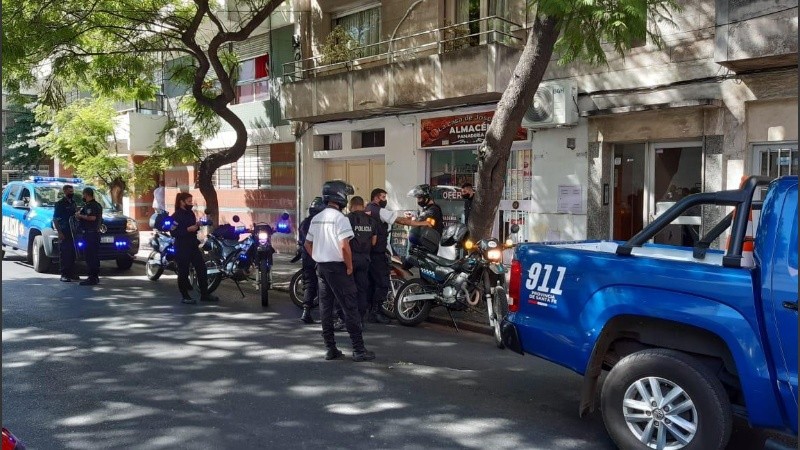 En el lugar  trabajaban al menos 4 móviles del comando radioeléctrico.