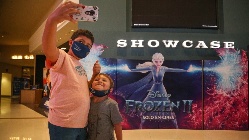Showcase, que funciona en el shopping Alto Rosario, fue el primer cine en abrir.