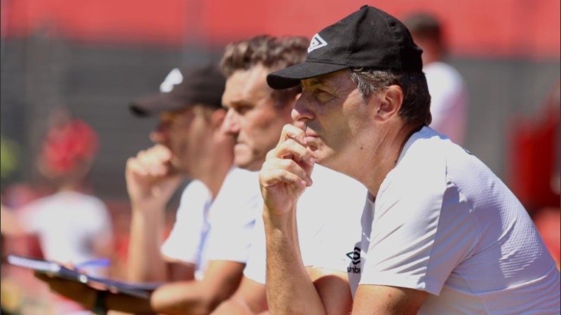 Kudelka evalúa los pasos a seguir en esta crisis deportiva de su equipo