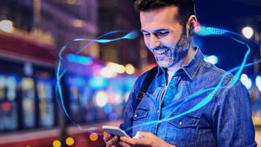 La latencia es de hasta un 45% menos que la de un "competidor líder".