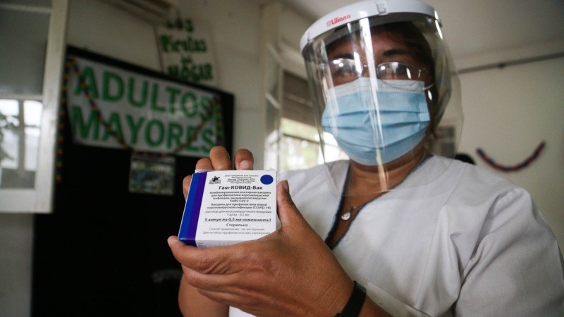 La vacunación en el refugio municipal de calle Grandoli este martes por la mañana.