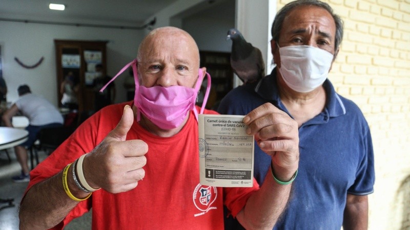 La vacunación en el refugio municipal de calle Grandoli este martes por la mañana.