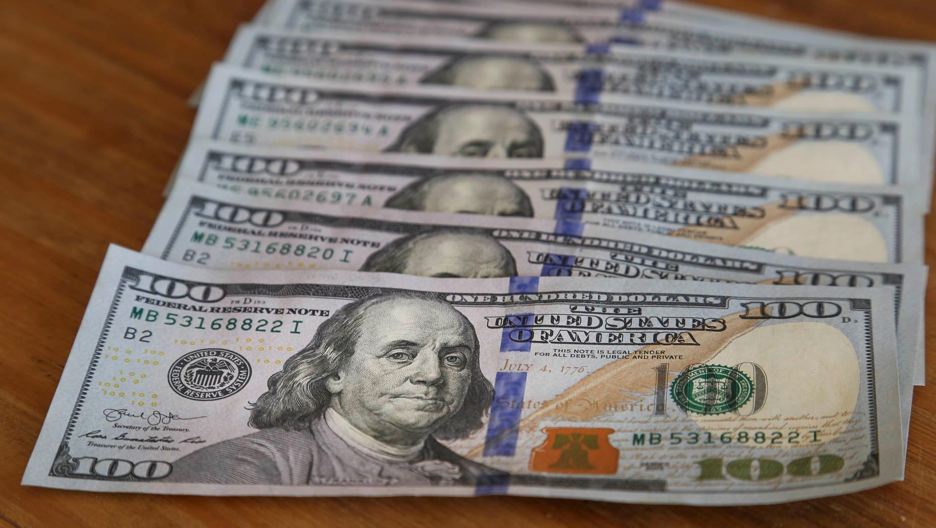 Dólar hoy: los bursátiles caen y el blue se mantiene ...