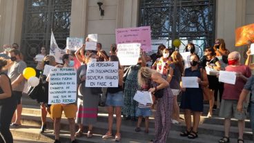 Necesitan la vacuna para poder volver a su asistencia médica correspondiente.