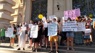 Necesitan la vacuna para poder volver a su asistencia médica correspondiente.