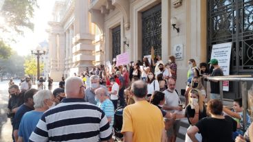 Necesitan la vacuna para poder volver a su asistencia médica correspondiente.