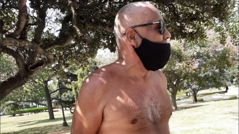 El taxista que se desnudó frente a la periodista. 