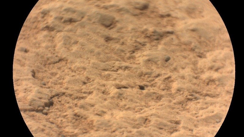 El láser impactó 30 veces una roca a unos 3,1 metros de distancia.