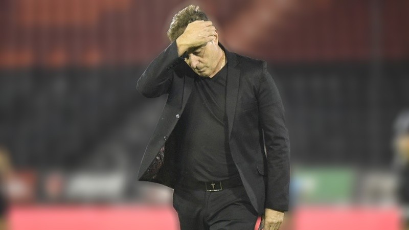 Frank Darío Kudelka puso un equipo que no le respondió y terminó su ciclo goleado.