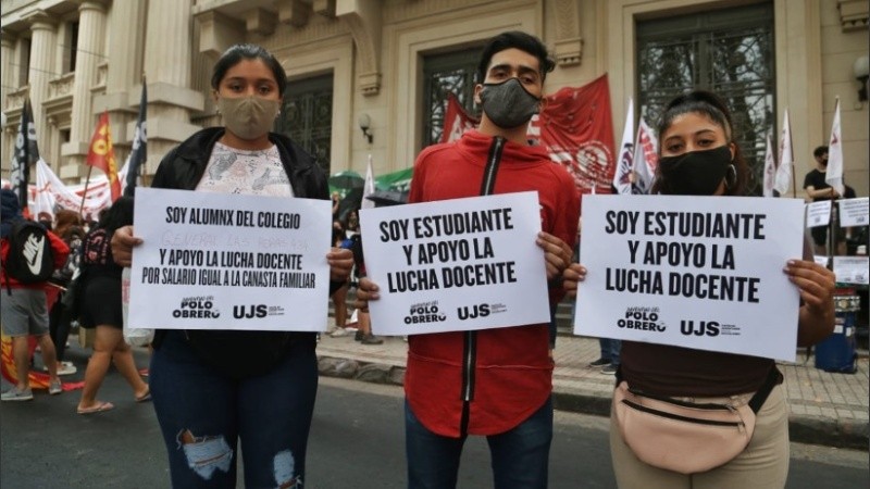 La protesta de Amsafé este lunes frente a Gobernación