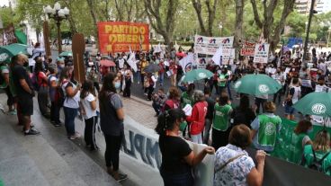 La protesta de Amsafé este lunes frente a Gobernación