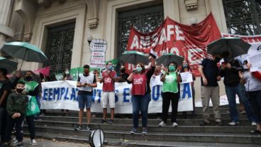 La protesta de Amsafé este lunes frente a Gobernación