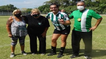 La mujer de 26 años siempre participó en torneos barriales.
