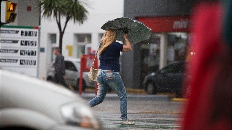 La lluvia se podría desatar este domingo a la tarde y el lunes a la noche, según el SMN.