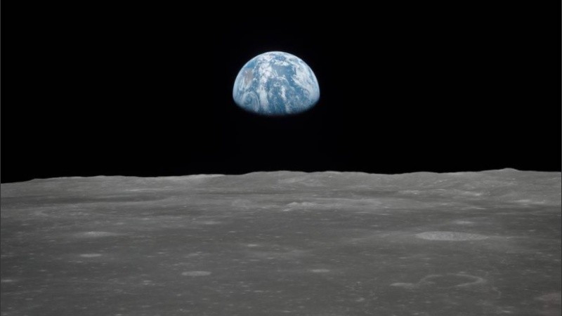 Las posiciones de los polos no son fijas e invariables.