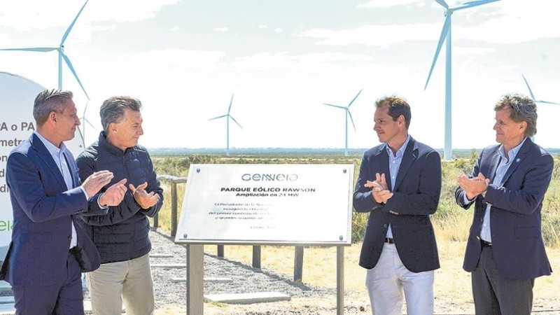 Denuncian que el grupo Macri compró y revendió parques eólicos durante su gobierno.