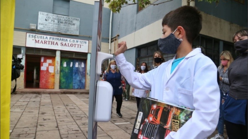 En los departamentos Rosario y San Lorenzo volverían las clases virtuales hasta el 21 de mayo