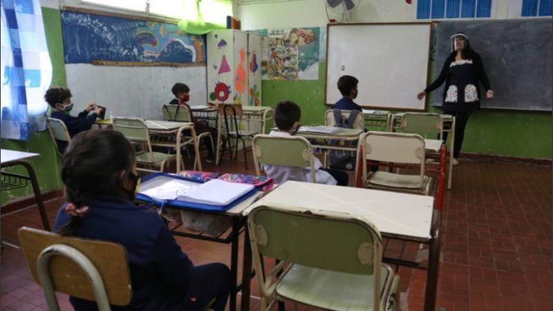 Felicidad y emoción en la vuelta a clases en las escuelas públicas de Rosario