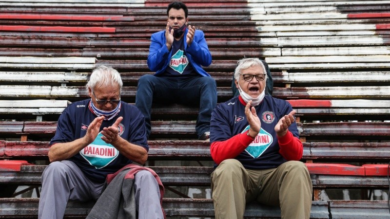 Se descubrió la estatua del Trinche en el Gabino Sosa este miércoles al mediodía.