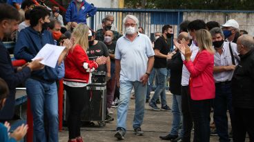 Se descubrió la estatua del Trinche en el Gabino Sosa este miércoles al mediodía.