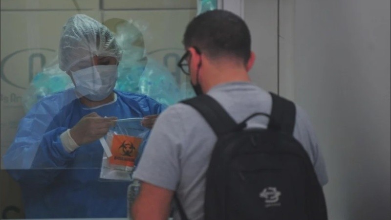 El Monitor Público informó que hasta este martes ya se aplicaron 3.240.731 dosis de vacunas contra el coronavirus.