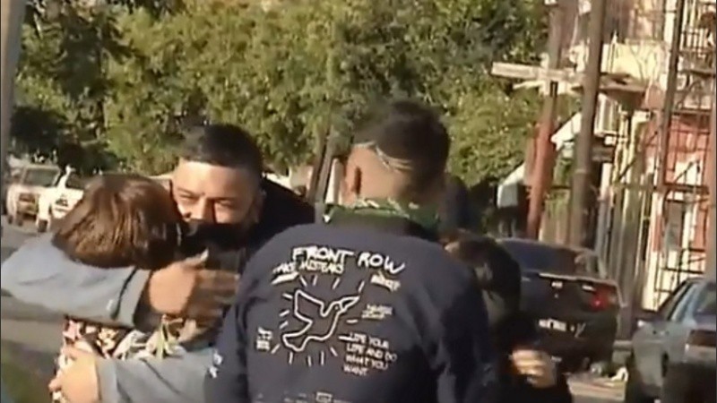 El momento en que la familia de la nena se enteró de su hallazgo. 