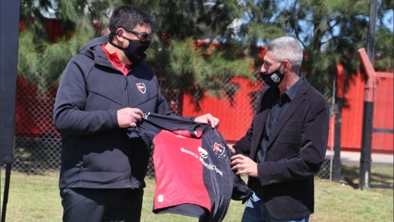 El Mono Burgos presentado por D'Amico este jueves en Bella Vista