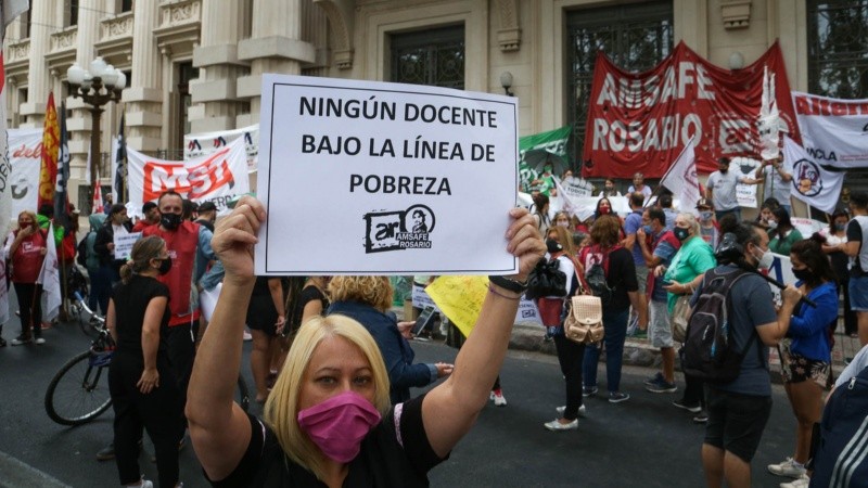 En Rosario se impuso el rechazo a la oferta y esa tendencia triunfó a nivel provincial.