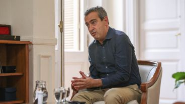 Javkin apeló a la responsabilidad de los padres para frenar las fiestas clandestinas.