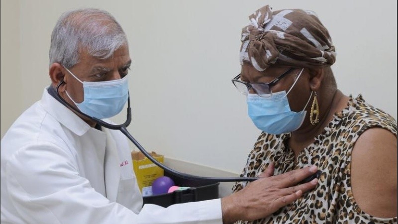 “No hay duda de que en las consultas estamos viendo a pacientes con cáncer colorrectal y de mama más avanzados”, aseguró Lucio Gordan, presidente del Instituto de Investigación y Especialistas en Cáncer de Florida.