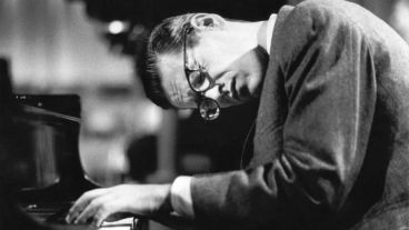 "Su piano oxigena mis pulmones mientras escribo este texto afiebrado".