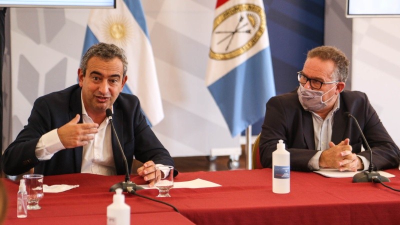 Lagna y Javkin, juntos en reunión por primera vez. 