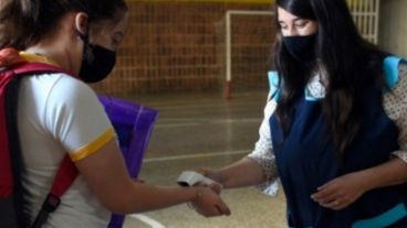 Los médicos de Rosario piden el regreso a las escuelas lo antes posible.