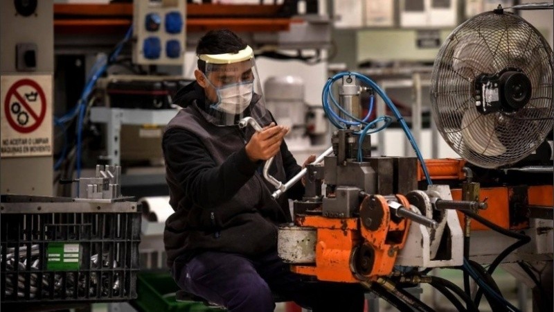 Sólo dos de los sectores contemplados en la medición del Indec registraron cifras positivas.  