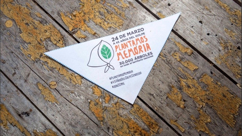  Todo el material generado en las redes sociales, será recopilado en el sitio Plantamosmemoria.com.ar .