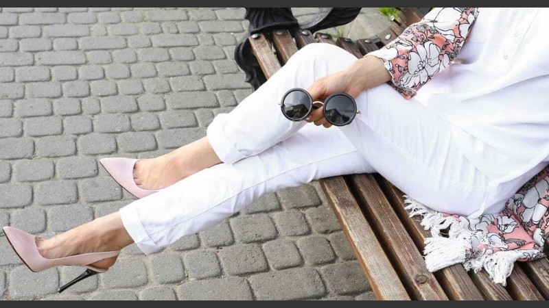 Los jeans blancos son excelentes aliados para todas las temporadas del año